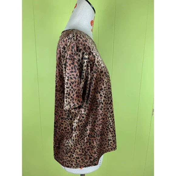 Fashion Formulas Woman’s L Large Velvet TShirt Blouse Short Sleeve Animal Print - Picture 2 of 8